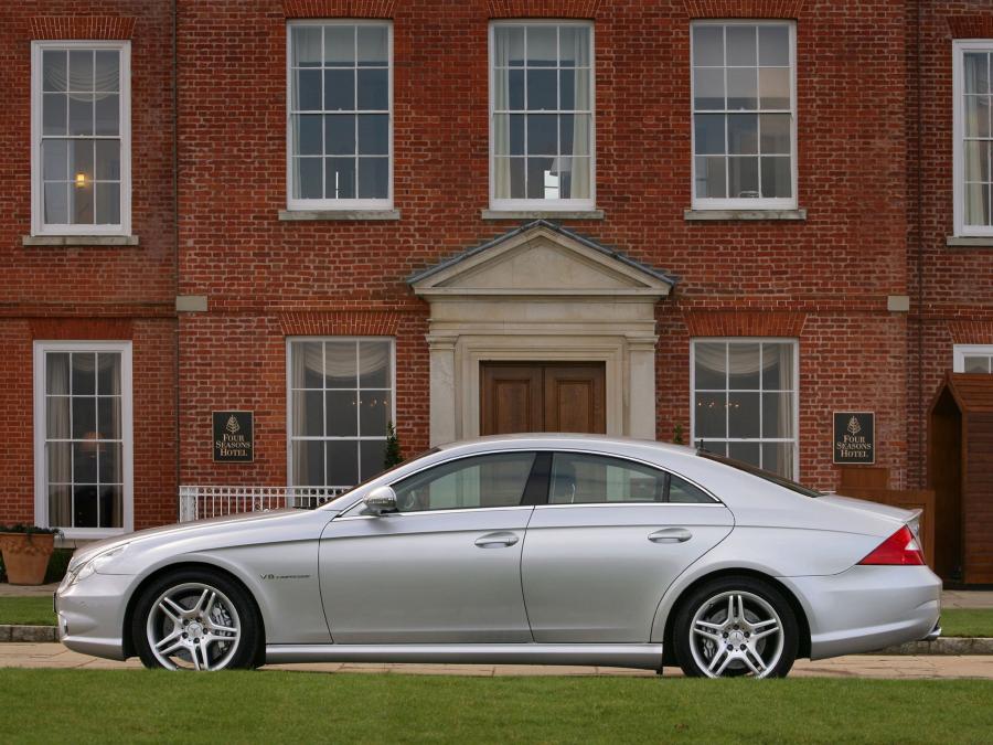  Mercedes-Benz CLS55 AMG 2005 года  (UK) (фото 2 из 4)